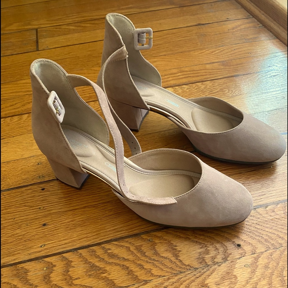 Pretty in Pink lady shoes
